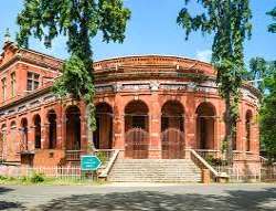 The museum is said to be the second oldest museum in the country, the first being the Indian Museum in Kolkata. Also, it stands at the third position 